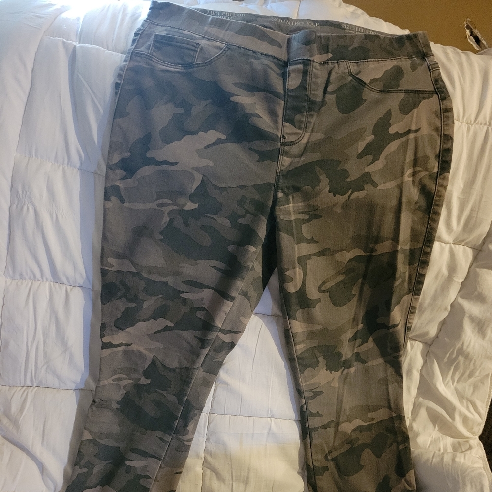 camo leggings size large
